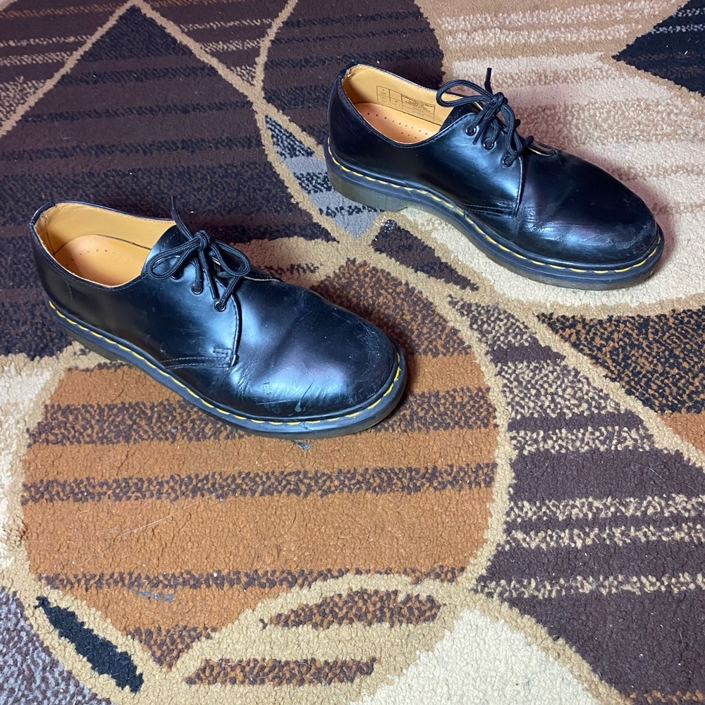 Dr martens classics size 9.5